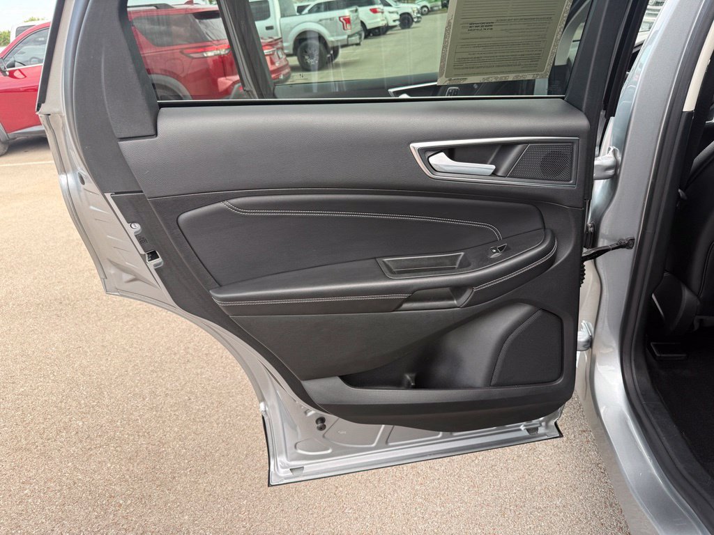 Used 2023 Ford Edge Titanium AWD/4WD image 11