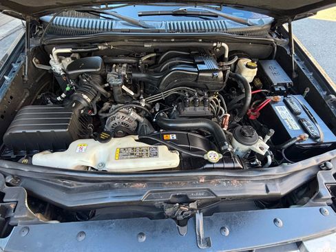 Used 2010 Ford Explorer Sport Trac XLT image 37