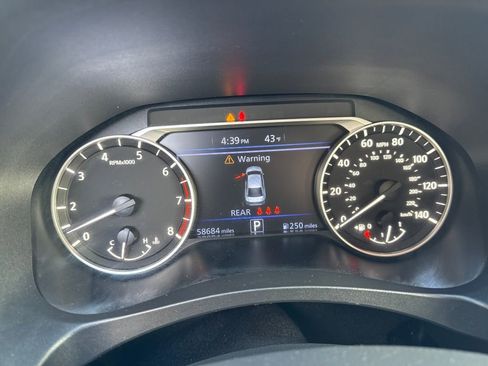 Used 2024 Nissan Altima 2.5 SV image 15