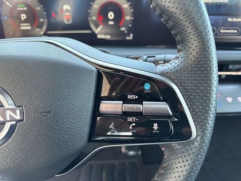 Used 2023 Nissan Ariya AWD image 31