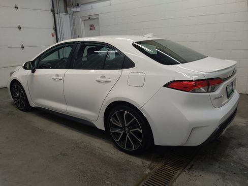 Used 2020 Toyota Corolla SE FWD image 3
