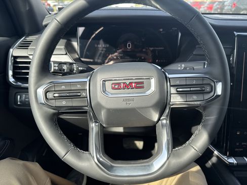 New 2025 GMC Acadia Elevation image 18