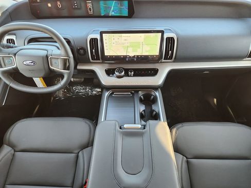 New 2026 Ford Expedition Active image 20