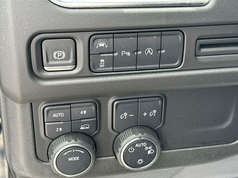 Used 2024 Chevrolet Tahoe LT image 11