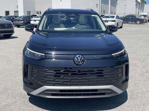 New 2026 Volkswagen Tiguan SE FWD image 2