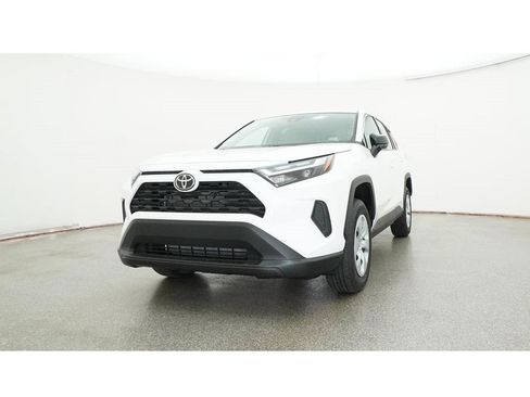Used 2025 Toyota RAV4 LE FWD image 32
