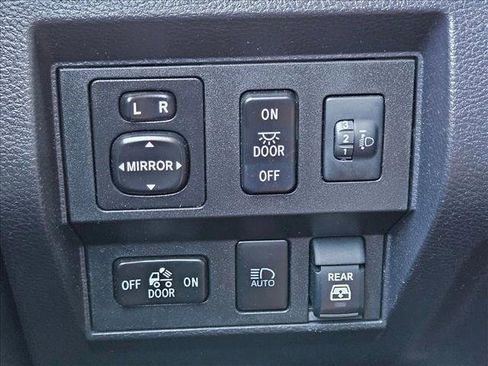 Used 2021 Toyota Tundra SR5 w/ SR5 Upgrade Package image 12