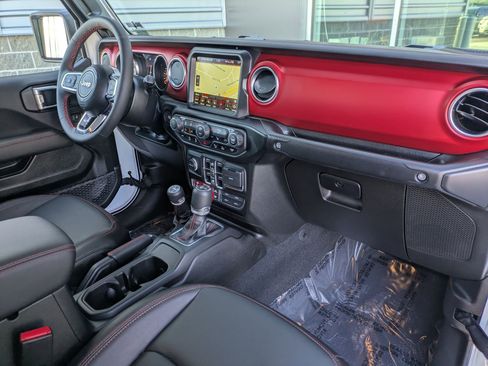 Used 2023 Jeep Gladiator Rubicon w/ LED Lighting Group image 29