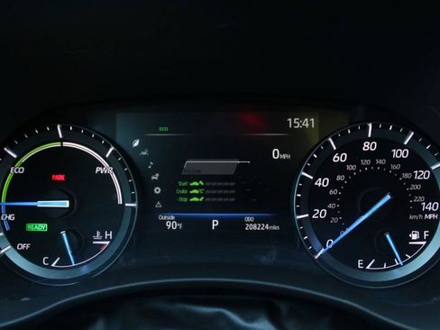 Used 2020 Toyota Highlander XLE FWD image 17