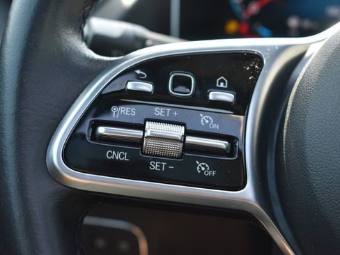 Used 2021 Mercedes-Benz GLA 250 4MATIC image 16