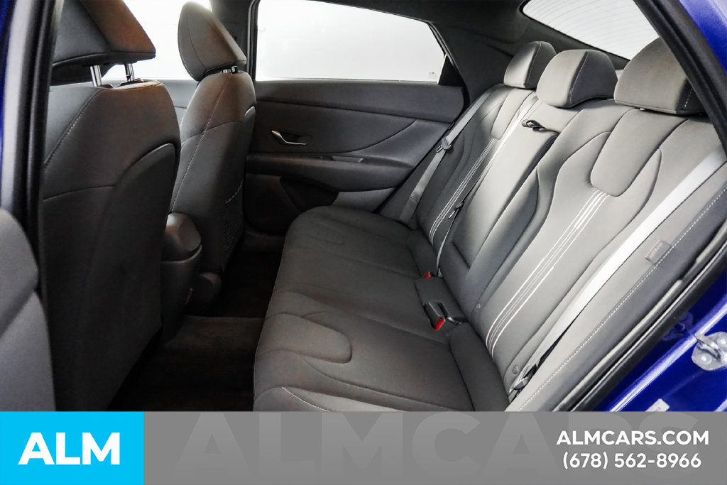 Used 2025 Hyundai Elantra SEL FWD image 14