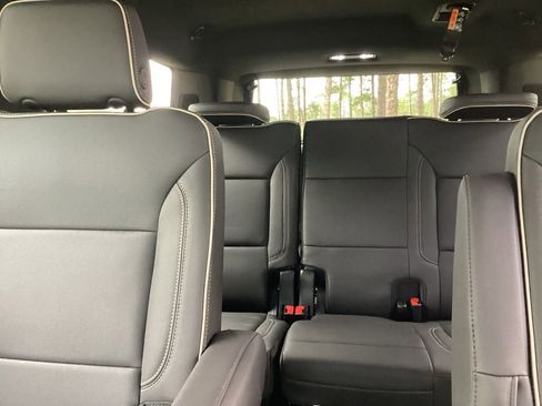 New 2025 Chevrolet Suburban Premier RWD image 20