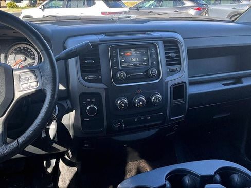 Used 2016 RAM 2500 Tradesman w/ Chrome Appearance Group image 5