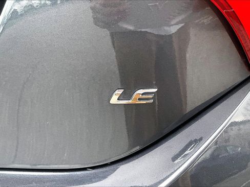 Used 2016 Toyota Corolla LE image 8