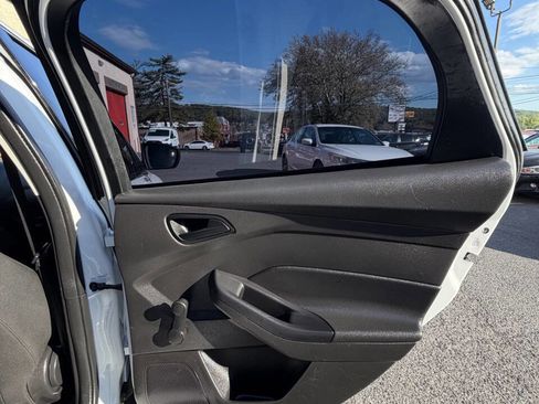 Used 2018 Ford Focus S FWD image 32
