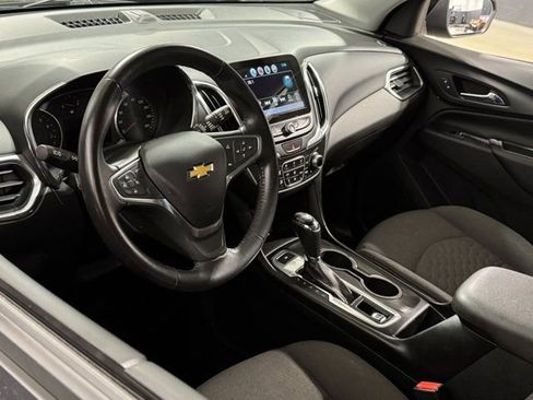 Used 2018 Chevrolet Equinox LT image 17