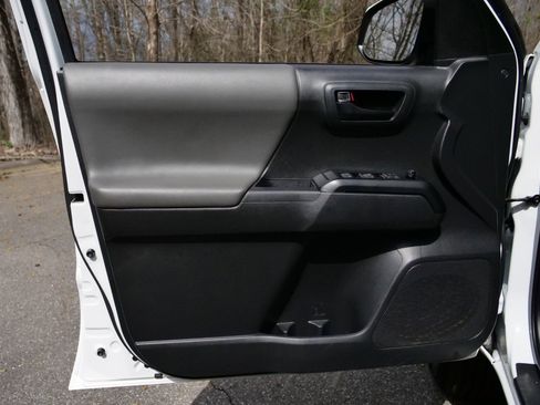 Used 2023 Toyota Tacoma SR AWD/4WD image 18