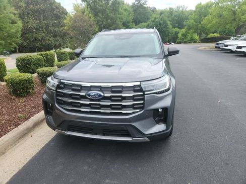 Used 2025 Ford Explorer Active w/ Active Comfort Package AWD/4WD image 15