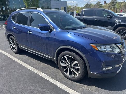 Used 2018 Nissan Rogue SL w/ Premium Package image 3