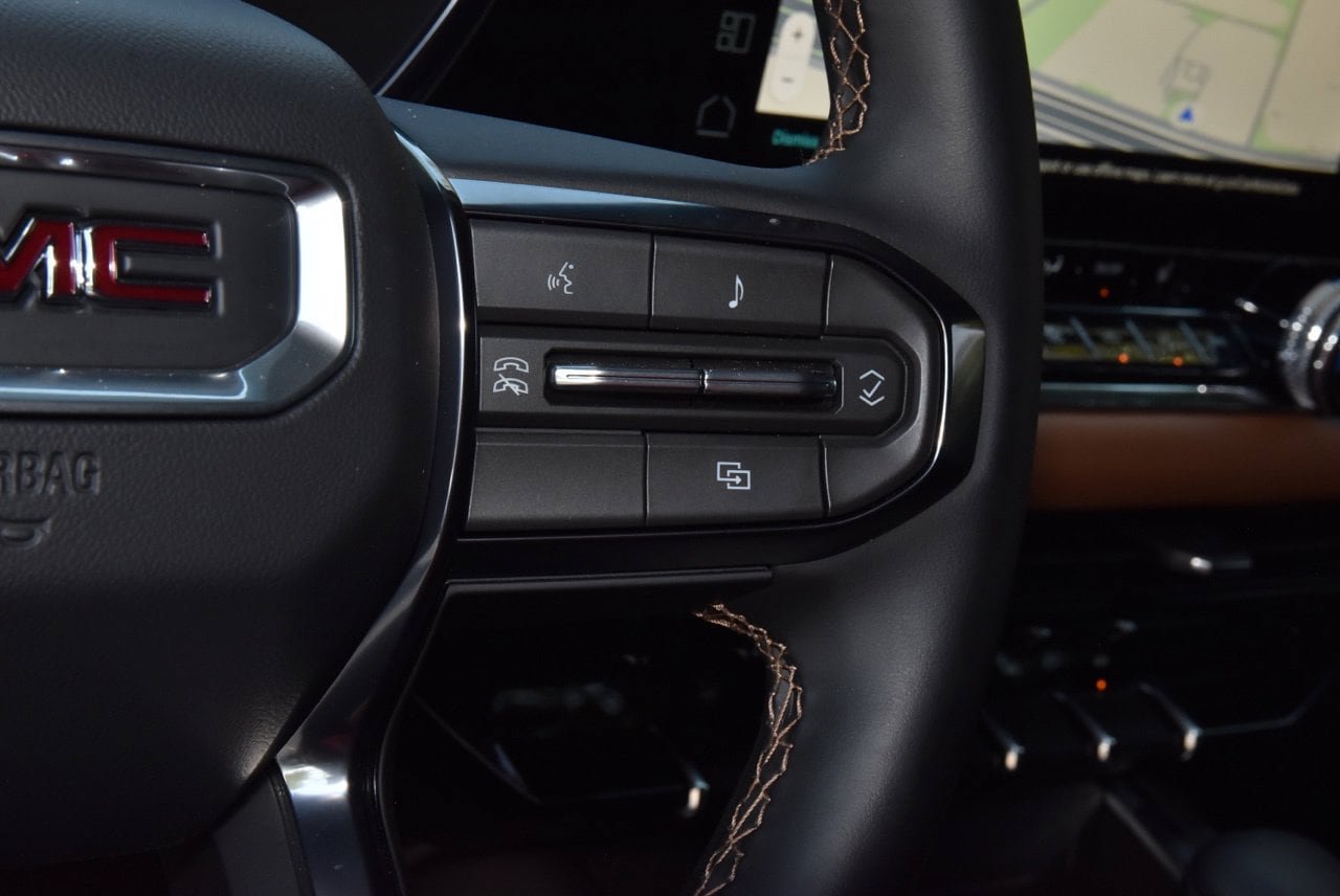 Used 2026 GMC Canyon AT4 AWD/4WD image 24