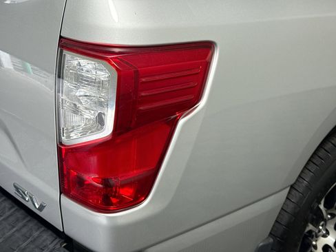 Used 2020 Nissan Titan SV image 34
