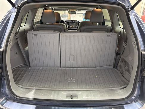 Used 2018 Toyota Highlander Limited image 25