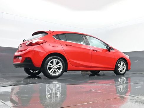 Used 2018 Chevrolet Cruze LT w/ Convenience Package FWD image 21