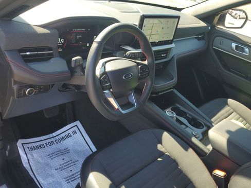Certified 2025 Ford Explorer ST-Line image 23
