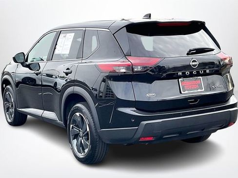 Used 2024 Nissan Rogue SV image 12