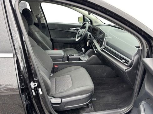 Certified 2023 Kia Sportage LX image 11