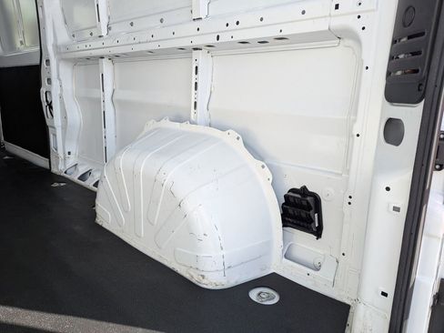 Used 2025 RAM ProMaster 2500 w/ Convenience Group image 27