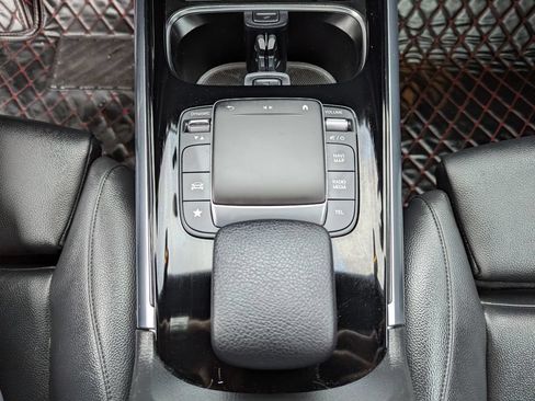 Used 2021 Mercedes-Benz GLA 250 4MATIC image 26