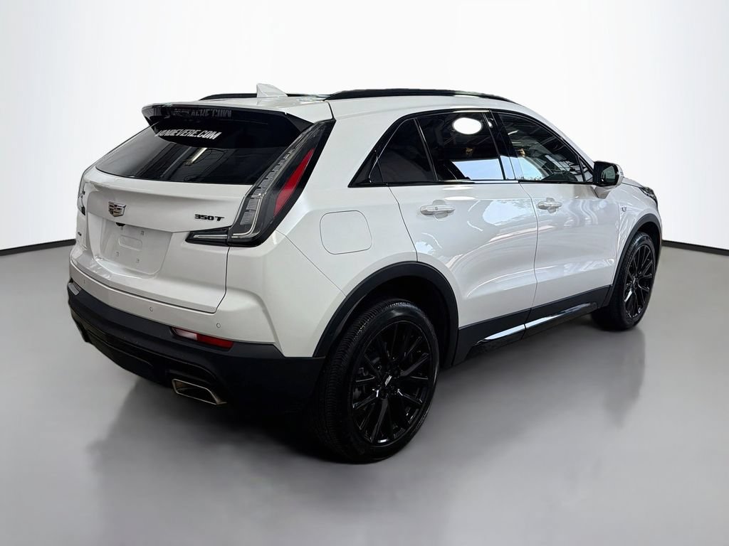 Used 2022 Cadillac XT4 Sport w/ LPO, Onyx Lite Package AWD/4WD image 9