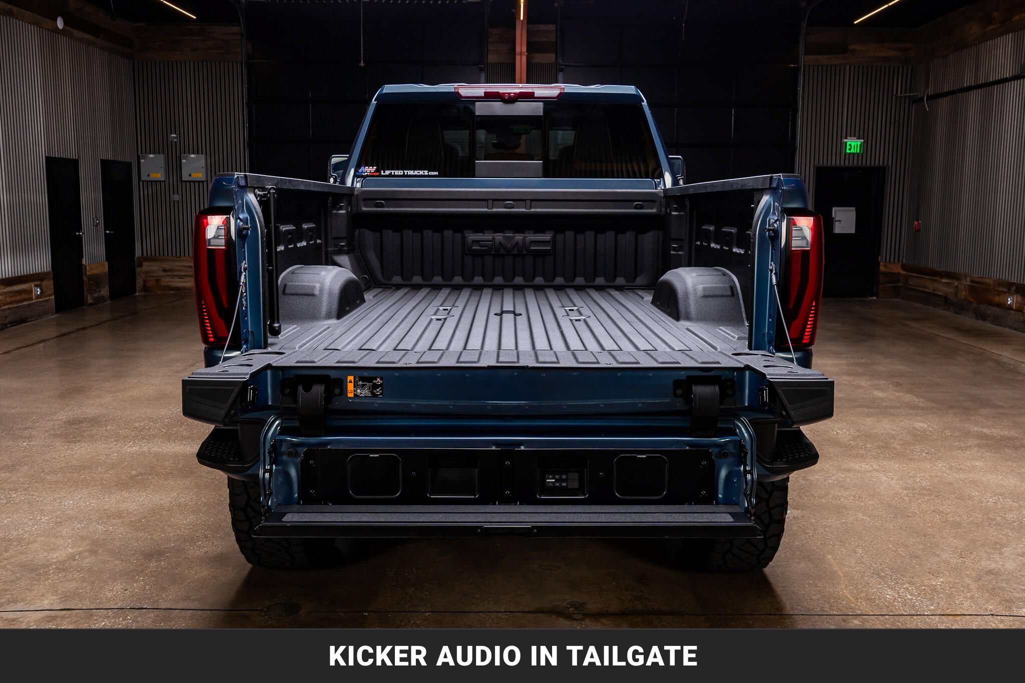 Used 2025 GMC Sierra 2500 Denali Ultimate w/ Max Trailering Package AWD/4WD image 9