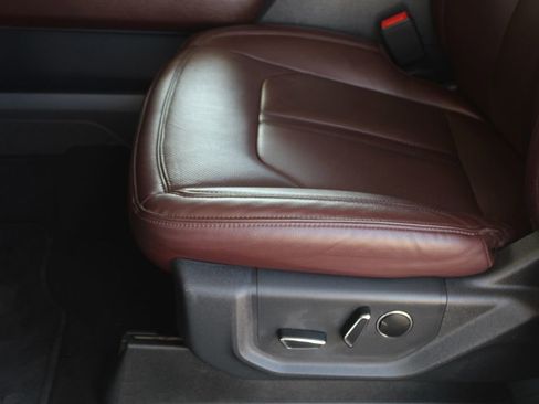 Used 2024 Ford Expedition Limited image 17