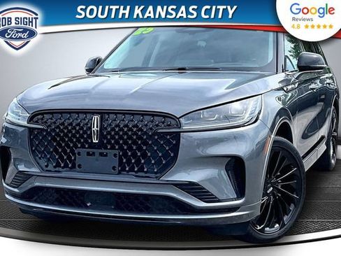 Used 2025 Lincoln Aviator Reserve w/ Equipment Group 201A AWD/4WD image 1