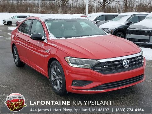 Used 2021 Volkswagen Jetta R-Line w/ R-Line Cold Weather Package image 3