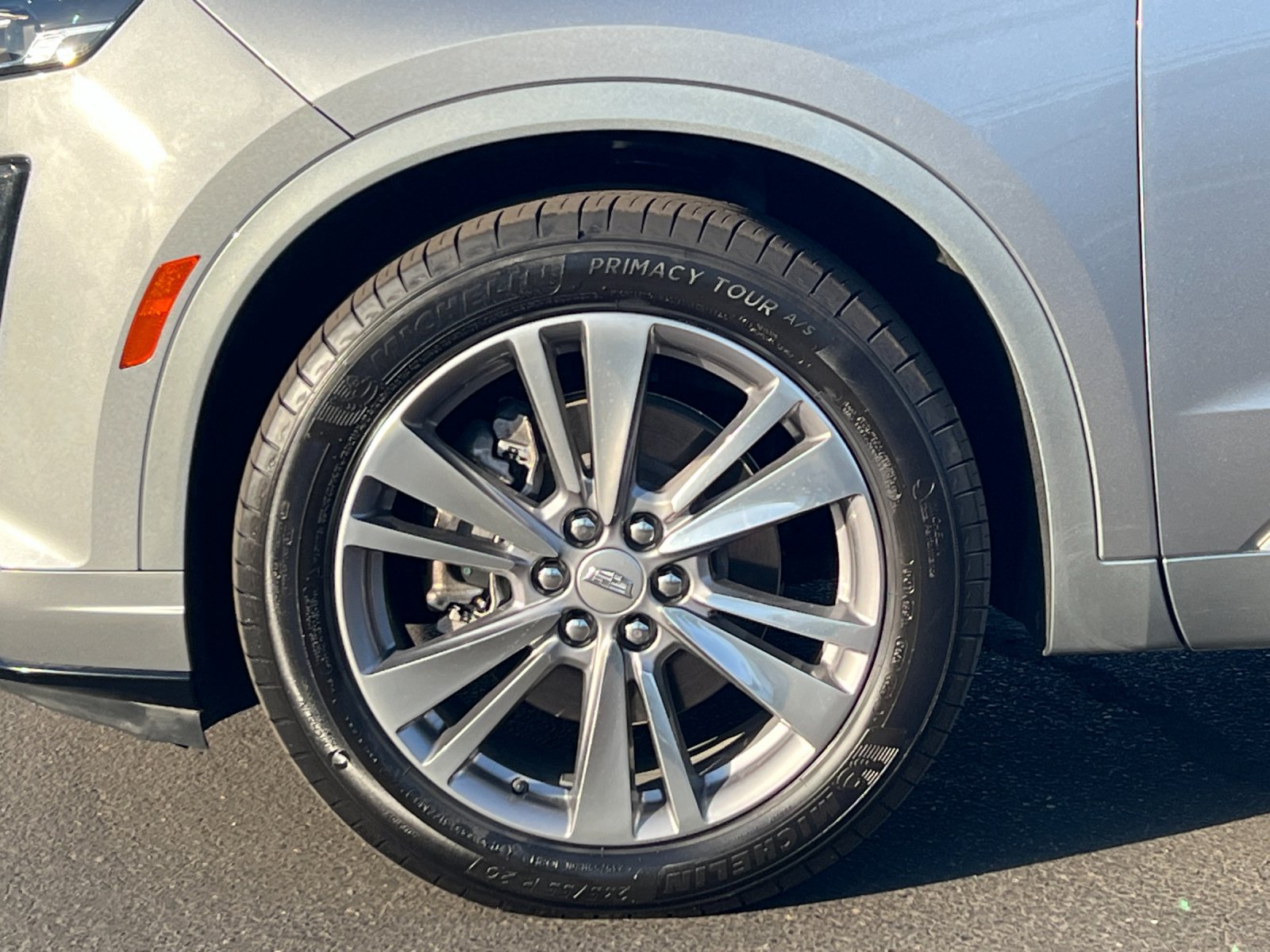 Certified 2025 Cadillac XT6 Premium Luxury FWD image 27