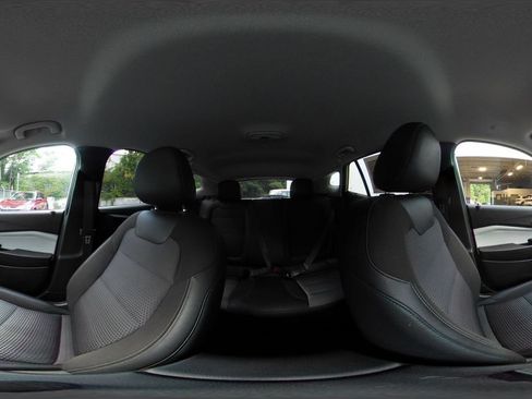Used 2025 Chevrolet Trax LT FWD image 42