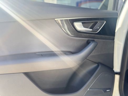 Used 2018 Audi Q7 3.0T Premium Plus w/ Premium Plus Package image 59