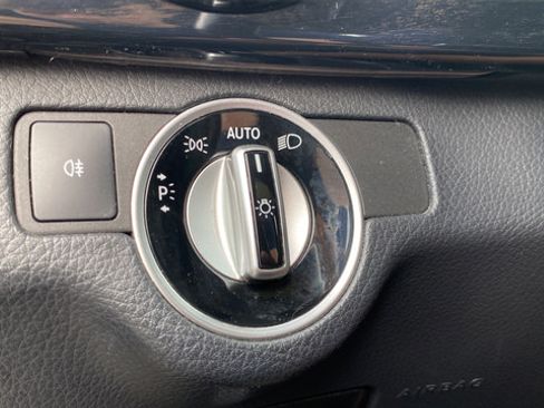 Used 2015 Mercedes-Benz GLK 350 2WD image 22
