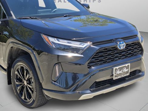 Used 2022 Toyota RAV4 SE AWD/4WD image 32