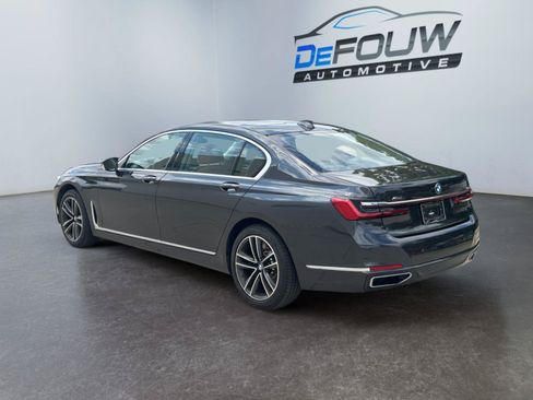 Used 2022 BMW 750Li xDrive AWD/4WD image 5