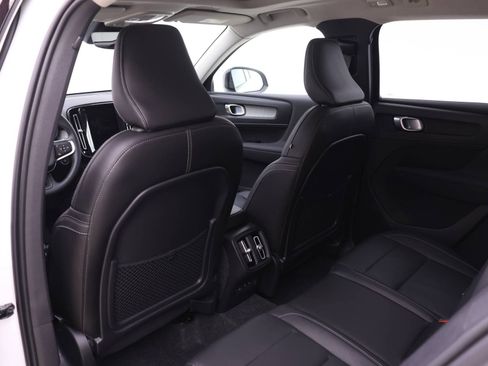 New 2026 Volvo XC40 B5 Core w/ Protection Package Premier image 15