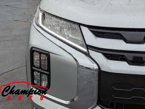 Used 2021 Mitsubishi Outlander Sport SE image 12