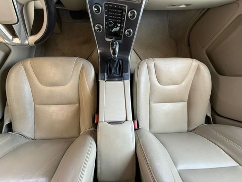 Used 2016 Volvo XC60 T5 Premier image 48