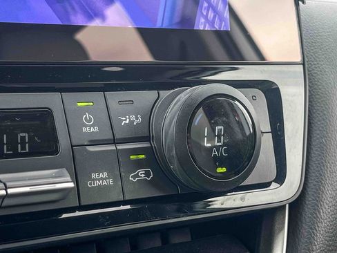 Used 2024 Toyota Grand Highlander XLE image 27