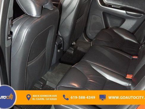 Used 2017 Volvo XC60 T6 R-Design w/ Climate Package image 14