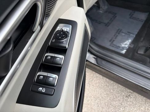 Used 2023 Kia Telluride S w/ S Sunroof Package FWD image 15