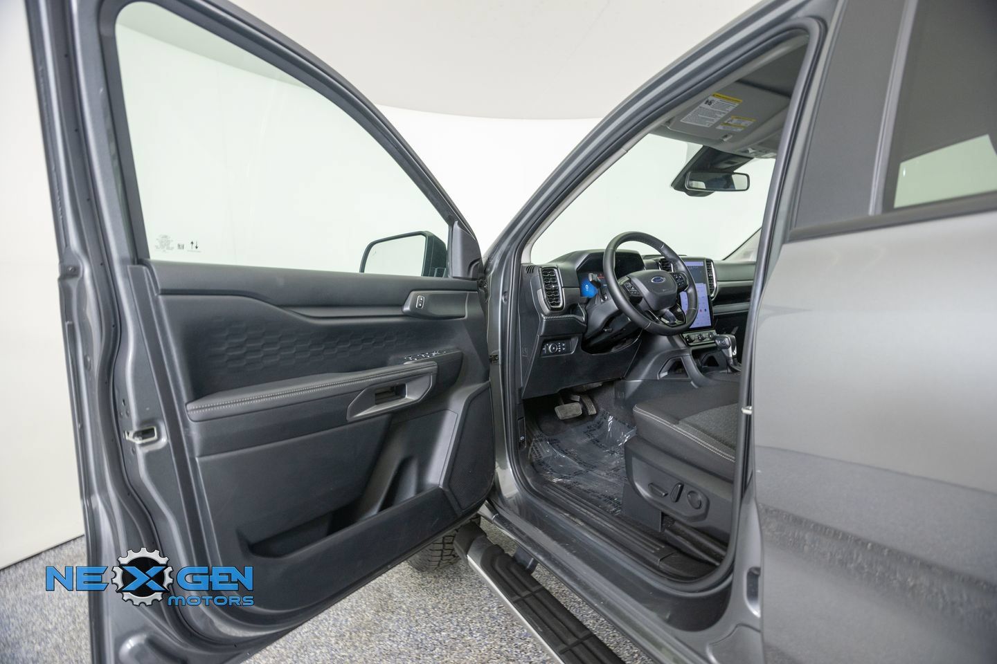 Used 2024 Ford Ranger XLT w/ Equipment Group 301A High AWD/4WD image 12